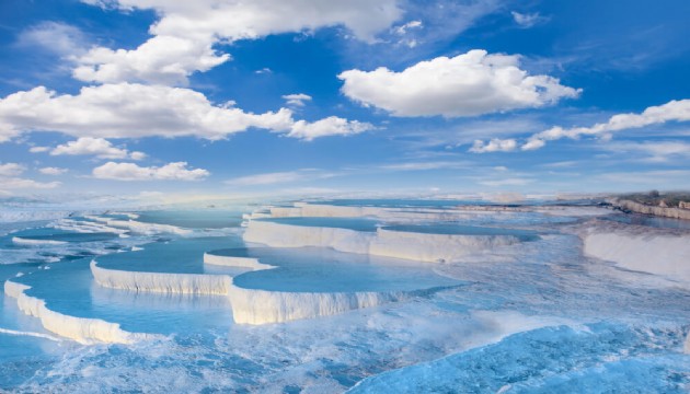 Pamukkale travertenleri kararma tehlikesi yaşıyor