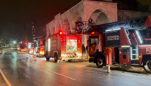 Tarihi Molla Çelebi Camii'nde yangın!