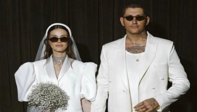 Ünlü oyuncu eşinden boşanıyor iddiası!