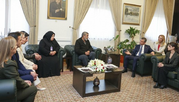 Özel, Tokyaz ve Kabaiş’in aileleriyle görüştü