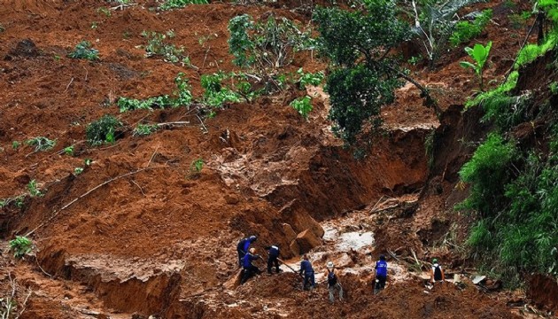 Endonezya’da heyelan: 7 ölü, 82 kişi kayıp