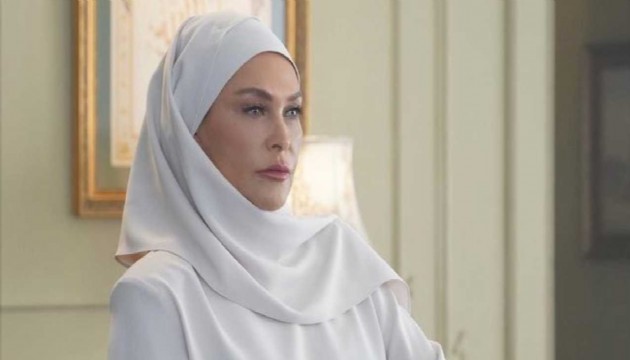 Hülya Avşar'ın oynadığı diziden yeni kareler