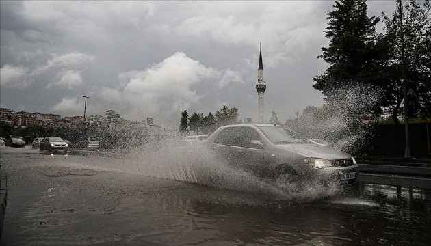 İstanbul'a sağanak uyarısı