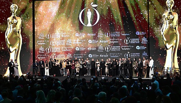 Altın Portakal'da ödüller verildi