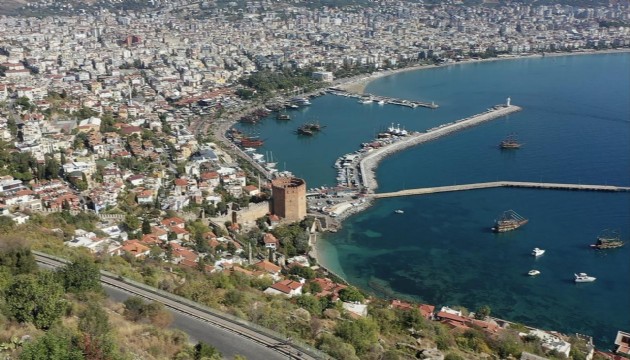 Antalya'ya turist akını oldu