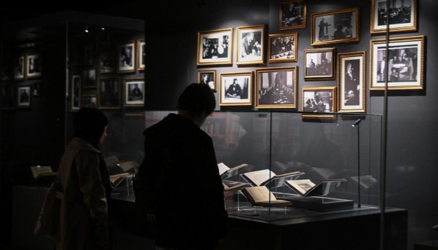 'Atatürk'ün Kitap Dünyası' sergisi ziyarete açıldı