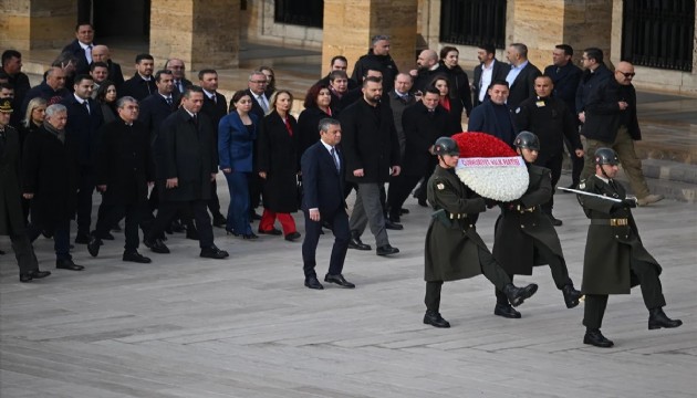 CHP'den Anıtkabir'e ziyaret