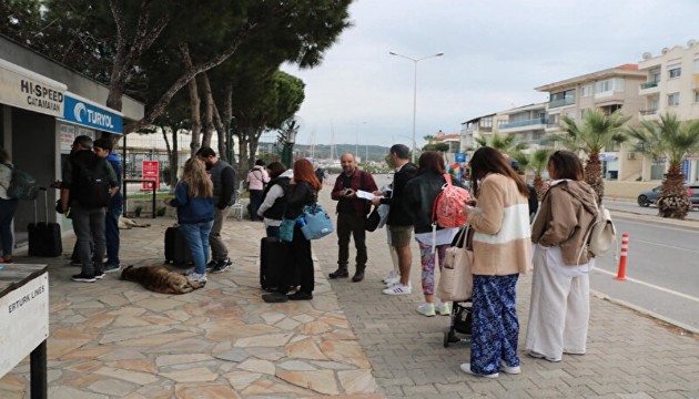 Türk vatandaşları Yunan adalarına akın etti