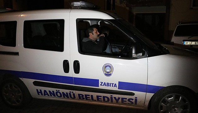 Davulcu bulamayınca zabıtadan vatandaşlara sahur hizmeti