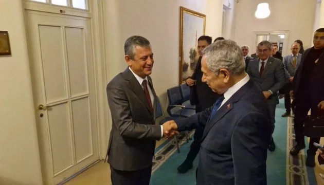 Özgür Özel'den Bülent Arınç'a ziyaret