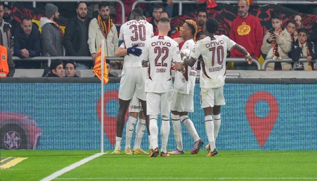 Trabzonspor, Göztepe'yi yenerek ligde Fenerbahçe'yi geride bıraktı