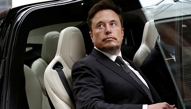 Elon Musk'a Avrupa'dan kötü haber: Satışları çakıldı