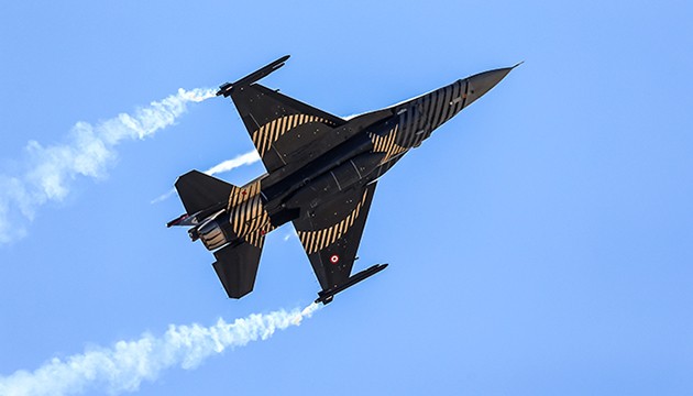 Eskişehir'de hava gösterisi heyecanı yaşandı