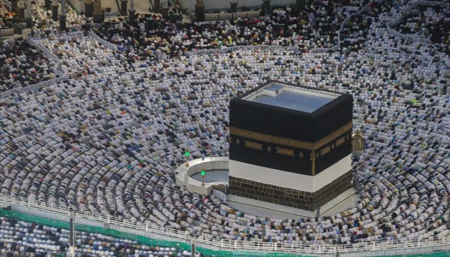 Kutsal topraklara yolculuk başladı