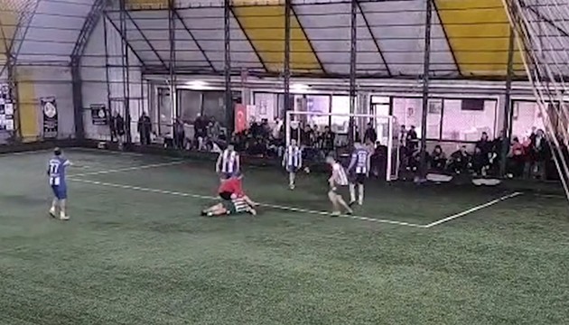 Hakem, futbolcunun hayatını kurtardı