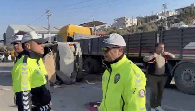 Hatay'da feci kaza: Ölü ve yaralılar var