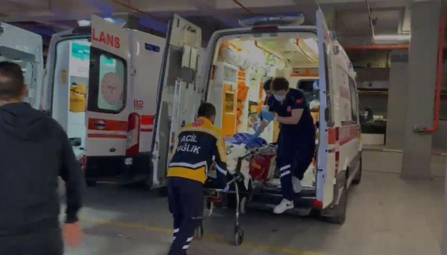 Kuzey Makedonya'daki yangında ağır yaralanan 3 kişi İstanbul'a getirildi