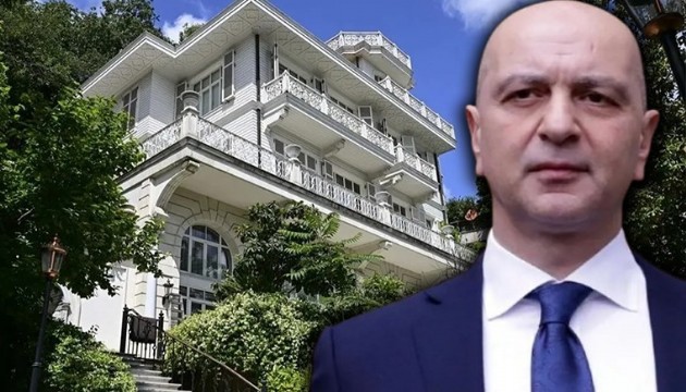 FETÖ firarisi Akın İpek'in iki köşkü satışa çıktı