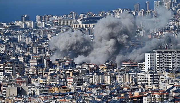 Beyrut'un güneyine 12 hava saldırısı