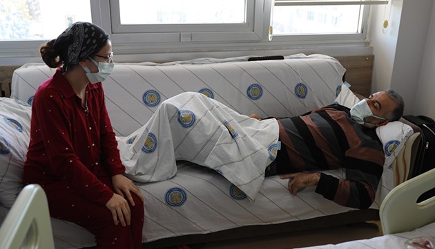 Eşini diyalizden kurtardı