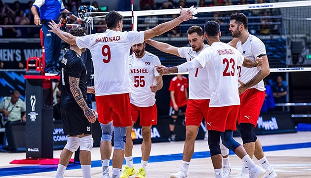Milliler liderlik için mücadele edecek