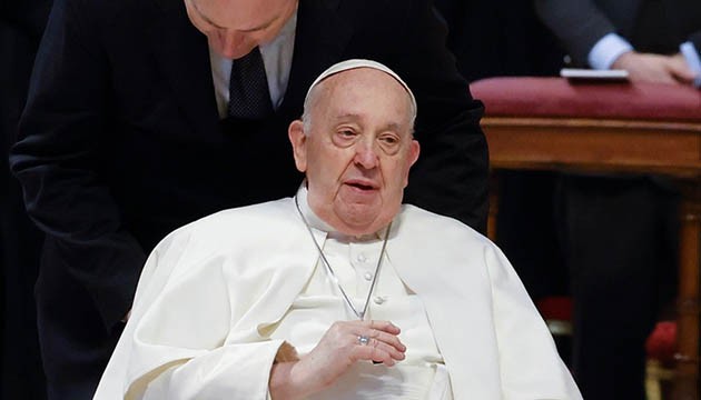 Vatikan: Papa'nın sağlık durumu kritik