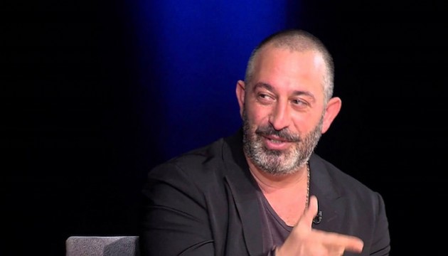 Cem Yılmaz'a kadınlar tepki gösterdi