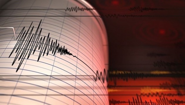 İzmir'de 4 büyüklüğünde deprem