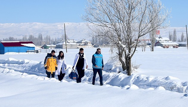 Sağlık ekiplerinin zorlu mesaisi