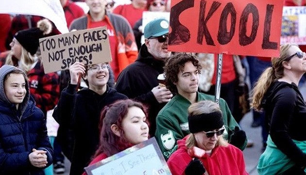 51 bin öğretmen greve gitti