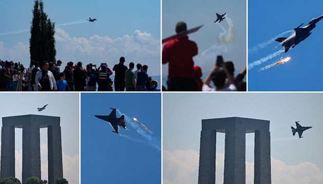 Şehitler Abidesi'nde gösteri uçuşu