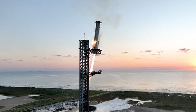 SpaceX'ten başarılı test uçuşu