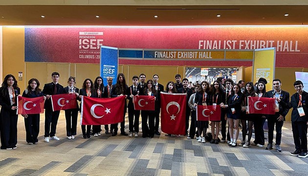Öğrenciler ABD'den ödüllerle döndü