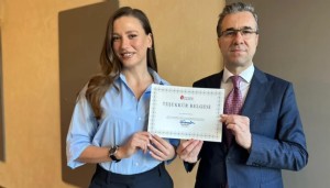 Vergilerini tam ödedi! Serenay Sarıkaya'ya  teşekkür belgesi