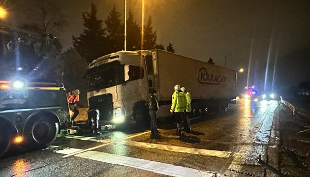 D-100'de Edirne yönü trafiğe kapatıldı