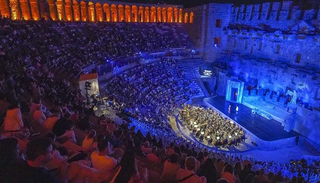 Aspendos'ta 'Tosca' sesleri