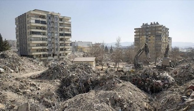 Ebrar Sitesi'nde ihmaller zinciri