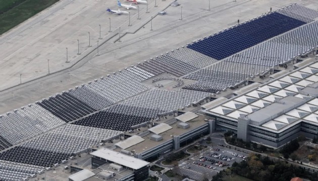 Atatürk Havalimanı'nda binlerce araç