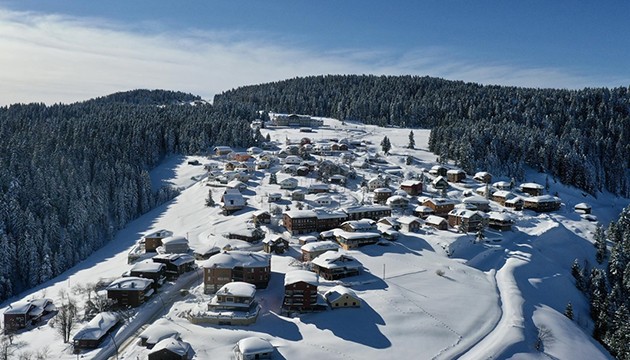 Kulakkaya Yaylası'nda kar manzarası