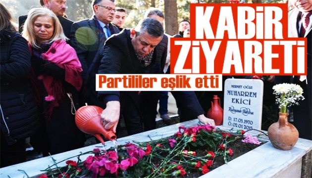 Özgür Özel'den kabir ziyareti! Partililer eşlik etti