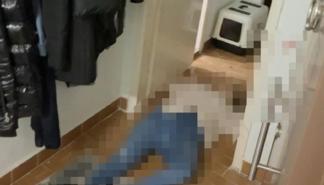 Üç kişi evde silahla vurulmuş halde bulundu!