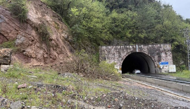 Zonguldak’ta sağanak sonrası heyelan