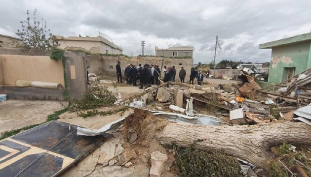 Gaziantep'te fırtına bilançosu: 127 elektrik direği devrildi