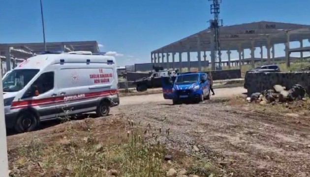 Fabrika inşaatında blok devrildi: 1 ölü