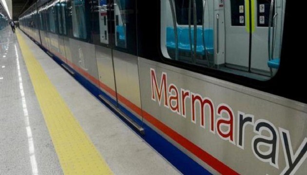 Marmaray'da bir kişi intihar etti