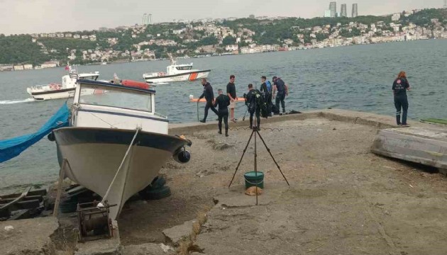 Midye toplayan vatandaşlar denizde erkek cesedi buldu