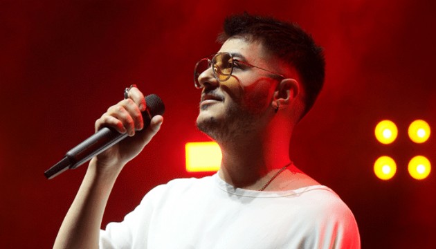 Semicenk hayranlarını üzen haber! Evinde kaza geçirdi!