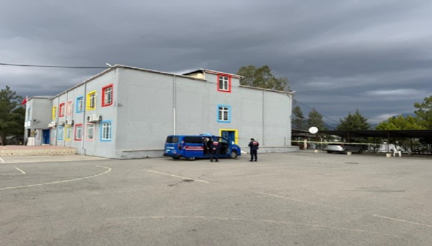 Mersin'de okul müdürünü vuran öğrenci ve babası tutuklandı