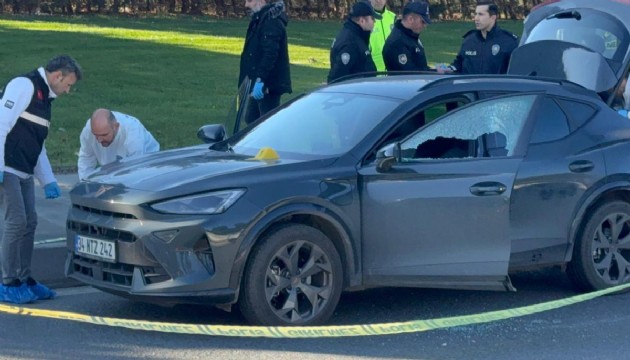 Seyir halindeki araca silahlı saldırı! 1 ölü