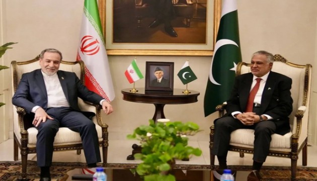 Arakçi yeniden Pakistan'da